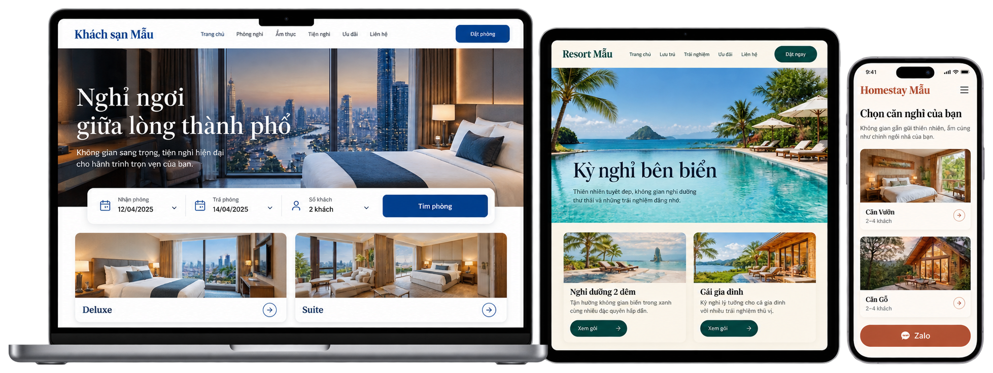 Ba mẫu web lưu trú: laptop khách sạn có ô tìm phòng, máy tính bảng resort có gói nghỉ dưỡng, điện thoại homestay có nút Zalo (giao diện minh hoạ)